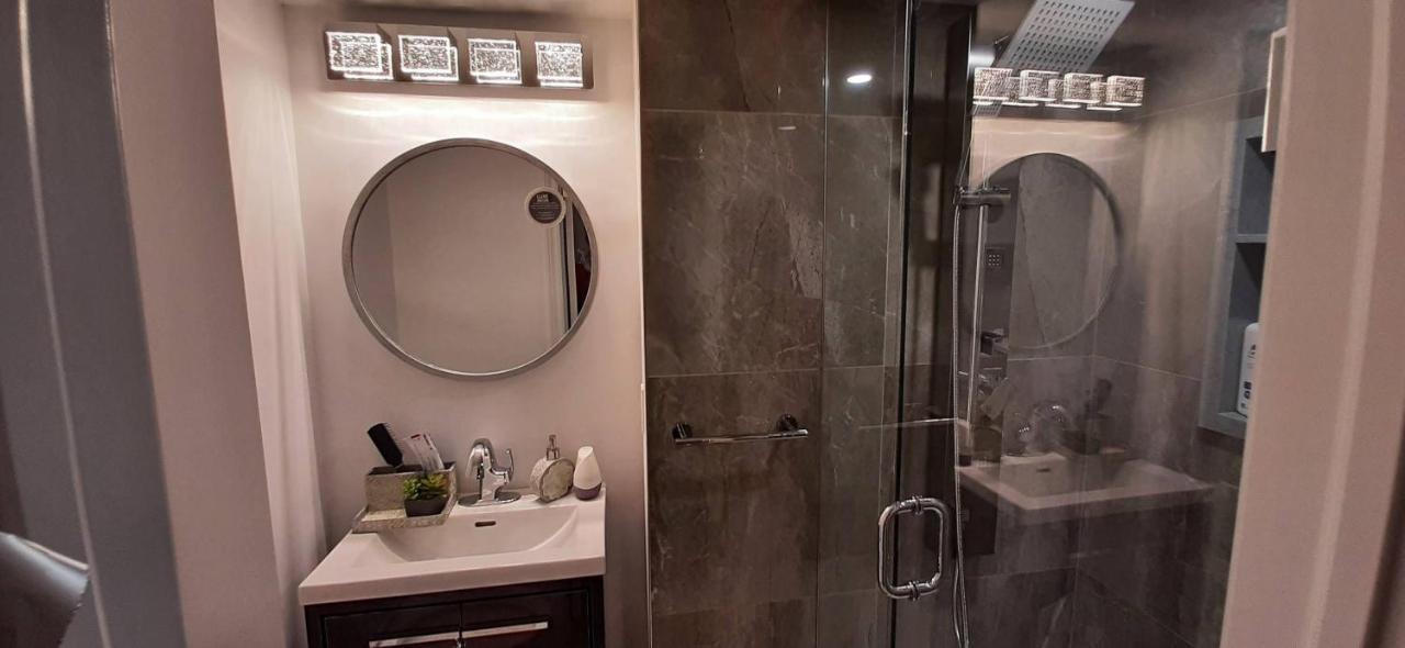 2 Bedrooms 2 Washrooms 2 Parking Spots Basement Apartment Newmarket Exterior foto