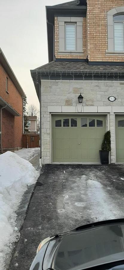 2 Bedrooms 2 Washrooms 2 Parking Spots Basement Apartment Newmarket Exterior foto